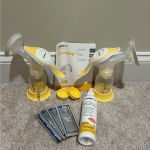 Madela Harmony Manual Pump BUNDLE